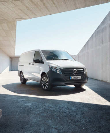 Weißer Mercedes-Benz Vitor Kastewagen in der Garage eines Unternehmens | © Mercedes-Benz AG